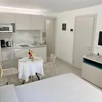 Ca' Gabri & Cici Apartment Garda (Verona)