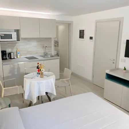 Ca' Gabri & Cici Apartment Garda (Verona)